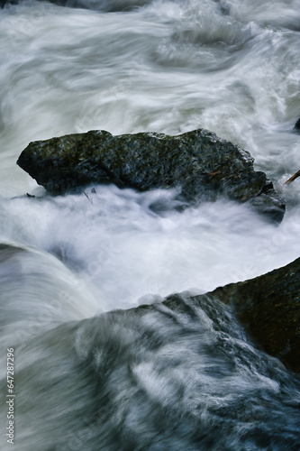 Fototapeta Naklejka Na Ścianę i Meble -  water flowing over rocks