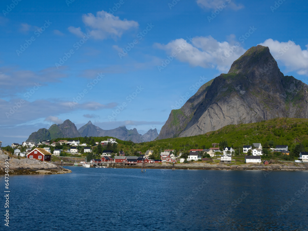 The famous and popular old fishing valligae of Reine, south of Sakrisoya and Hamnøya, Vestfjorden, Moskenes, Lofoten Islands, Nordland, Norway.