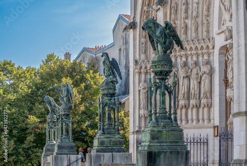 Fototapeta Nancy, France - 09 02 2023: View of the facade of Saint-Epvre Basilica