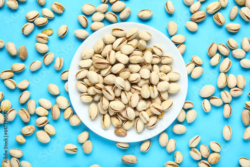 Healthy pistachio nuts in s...