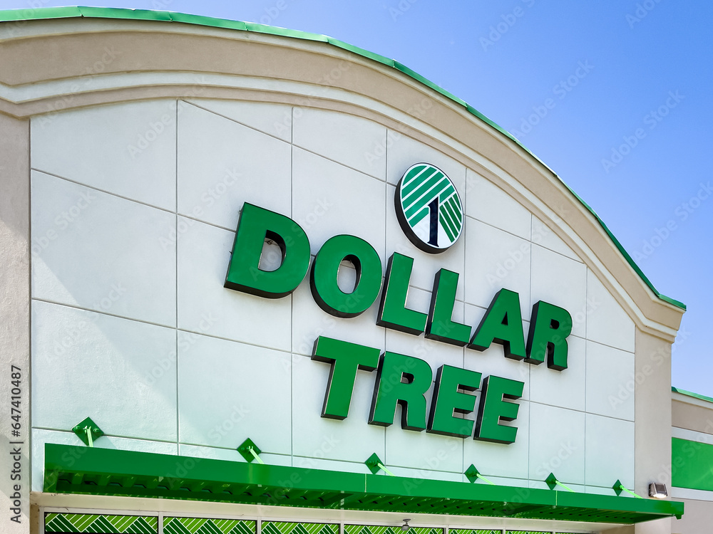 GROVETOWN, SEPTEMBER 13, 2023 Exterior view of Dollar Tree