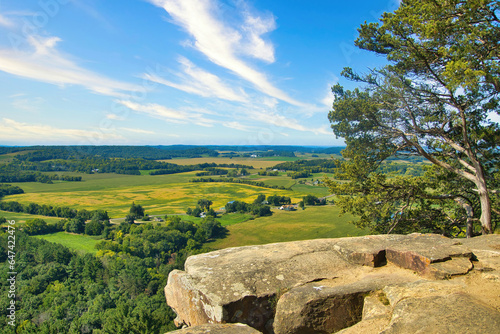 Foto On a sunny September morning, the high altitude view along the Gibraltar Rock Segment of the Ice Age Trail, near Merrimac, WI