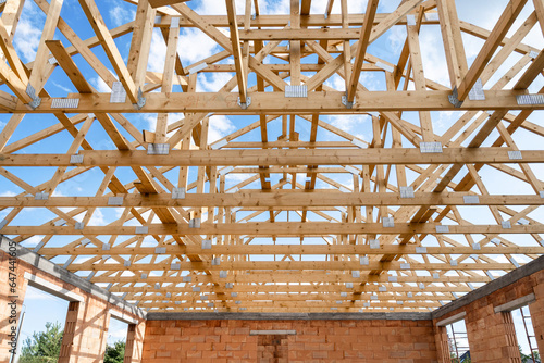 Framework roof with wooden joist, support beams