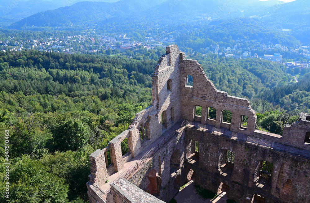 Ruine der Burg Hohenbaden – Altes Schloss in Baden-Baden, Deutschland