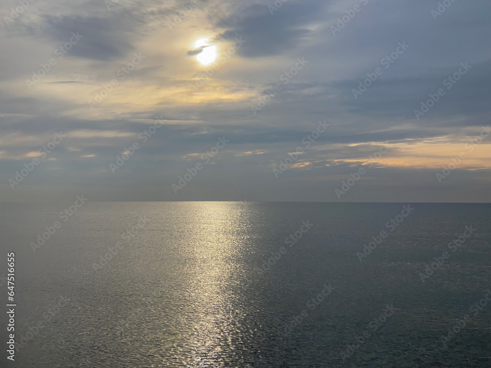 Obraz premium sunset over the sea