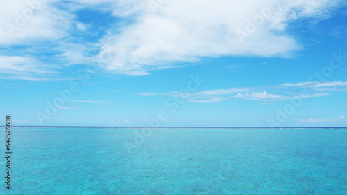 青く美しいモルディブの珊瑚と海と空OLYMPUS DIGITAL CAMERA