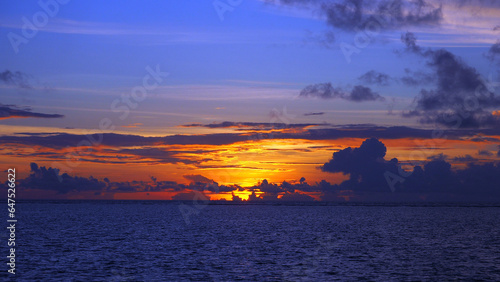 モルディブの夕日が沈んだ海と空 OLYMPUS DIGITAL CAMERA