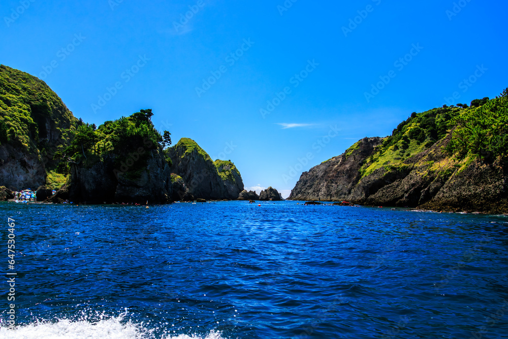 美しい中木の海とヒリゾ浜渡船。

日本国静岡県伊豆半島賀茂郡南伊豆町中木港。
2023年9月2日撮影。
