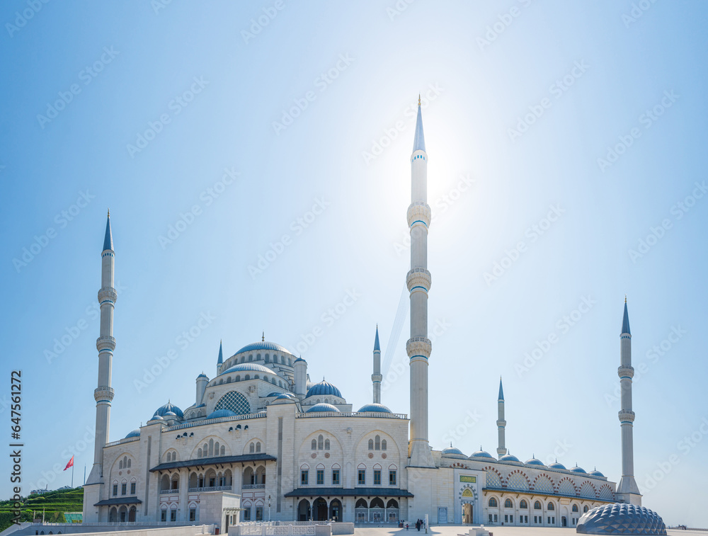 Camlica Mosque camii is a cultural and religious complex in Istanbul on a bright sunny day.