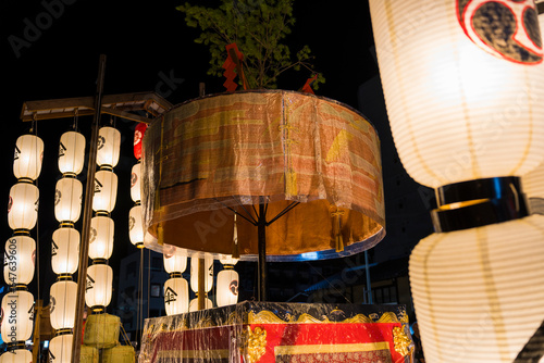 京都　祇園祭の宵山　四条傘鉾 （しじょうかさほこ）