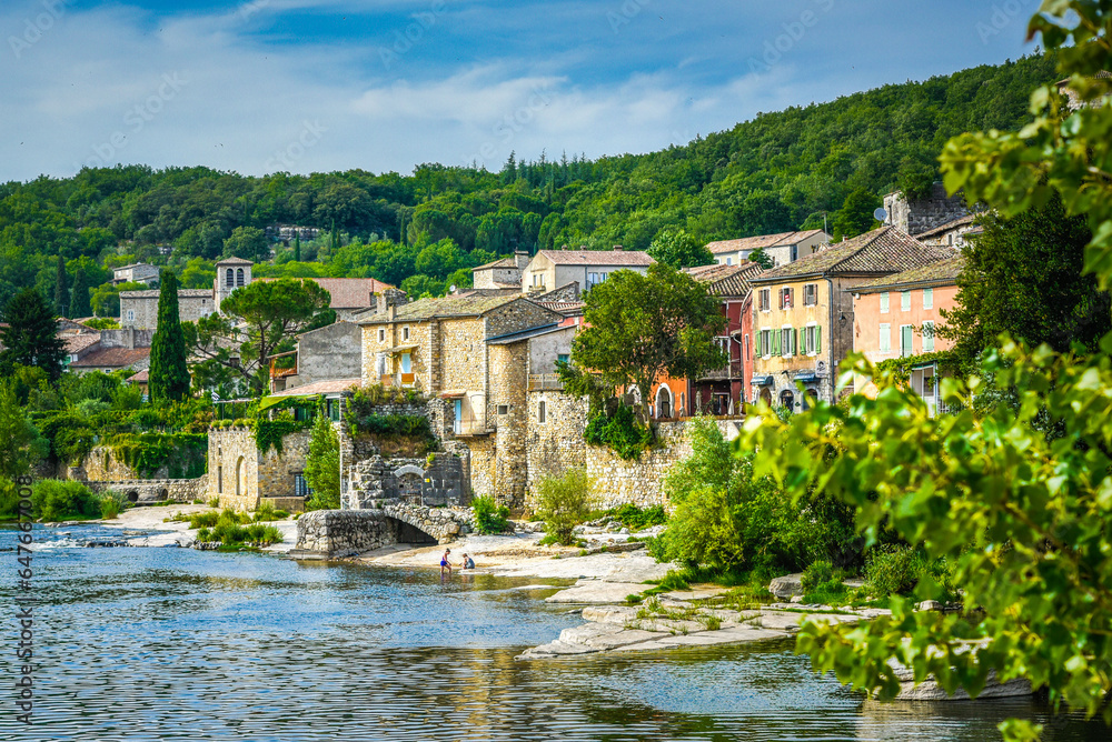 Village de Vogüe en Ardèche