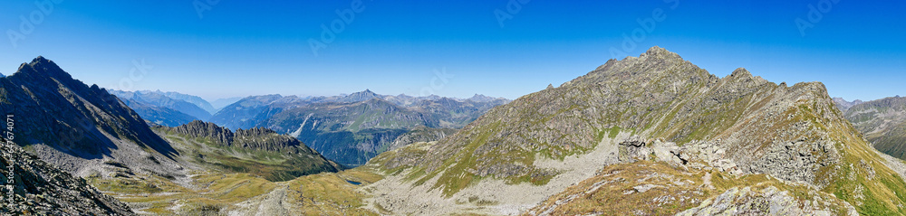 Blick von der Bielerspitze auf die Montafoner Bergwelt