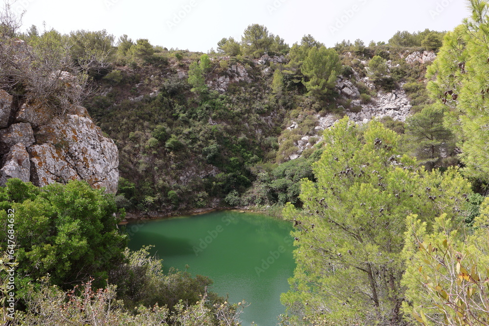 Pictures taken of the enviroment and the chasm near le gouffre de l'oeil doux, near Narbonne in France. pictures taken on 2023-09-05. Pictures taken of the enviroment and the chasm near le gouffre de l'oeil doux, near Narbonne in France. pictures taken on 2023-09-05.