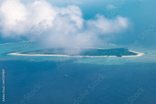 空撮した沖縄県多良間島