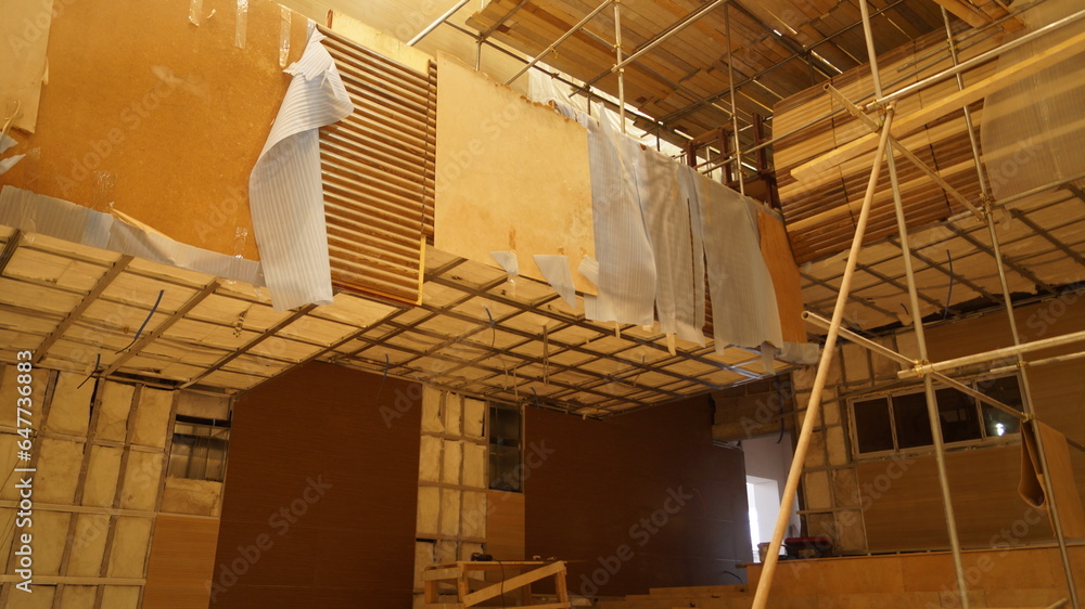 Obraz premium Construction of a large building. The premises of the concert hall during construction.