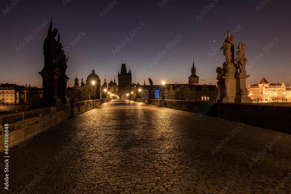 Fototapeta premium Charles Bridge Praha at sunrise