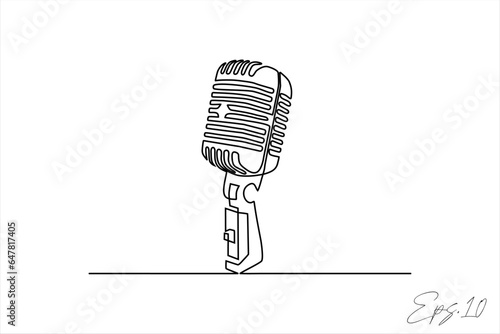 a microphone with a microphone in the middle