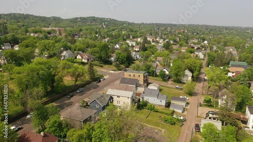 Wallpaper Mural Duluth, Minnesota: Urban cityscape, houses, Midwest USA. Aerial view of vibrant neighborhoods near Lake Superior. Torontodigital.ca