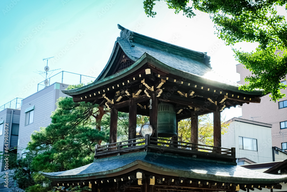 Obraz premium Old public town Takayama , Japan autumn in the morning during autumn season.