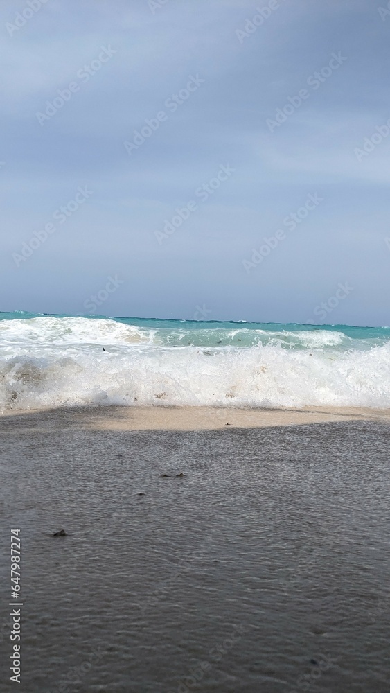 Fototapeta premium フィリピン ボラガイ島 波打ち際