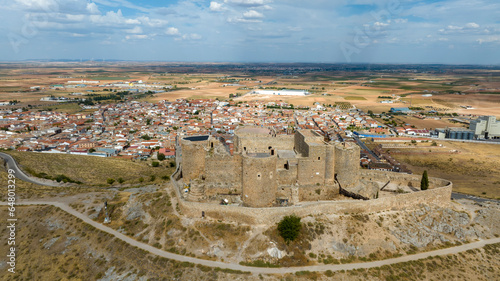 vista aérea del castillo de la Muela en el municipio de Consuegra, España