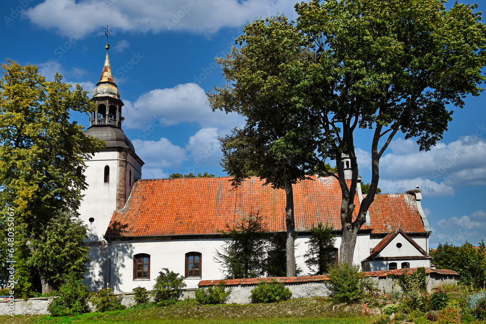Fototapeta premium Kościół w Wilczkowie na Warmii