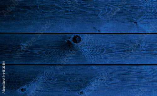 Blauer Holzhintergrund mit weihnachtlicher Dekoration