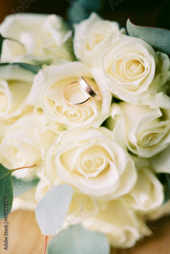 Bridal bouquet. Wedding. Wedding day. Love. Rings. Wedding rings. Engagement. Flowers. Beautiful bouquet. The bride s bouquet. Bride. Aesthetics. Details.