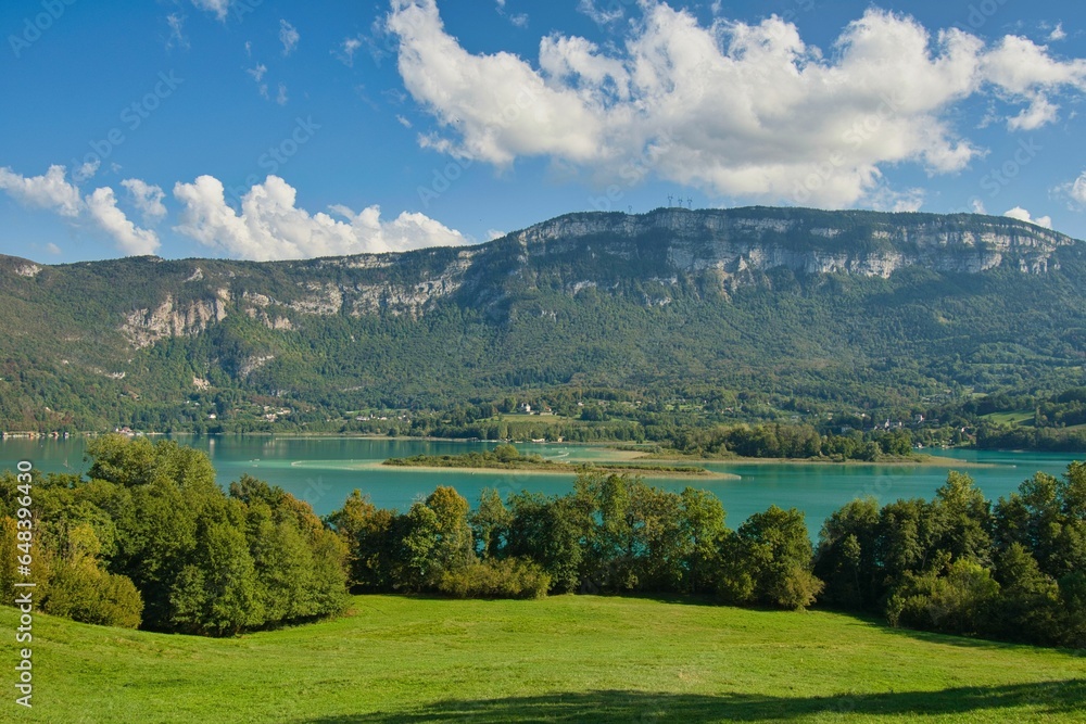 Lac d'Aiguebelette in den französischen Alpen