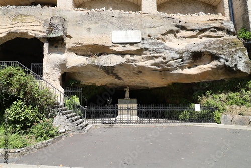 Fototapeta Naklejka Na Ścianę i Meble -  Sanctuaire des grottes de Saint Antoine de Padoue, ville de Brive La Gaillarde, département de la Corrèze, France