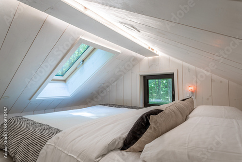 Fotografía Modern Scandinavian style tiny house interiors