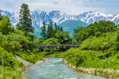 日本の風景 白馬村 新緑の季節