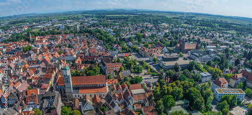 Ausblick auf die Altstadt von Memmingen im Unterallgäu aus der Luft