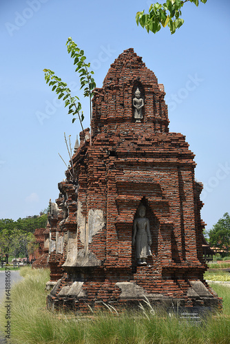historische Tempel und Buddhastatuen in Samut Prakhan, Thailand