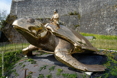 Obraz na plátně Golden Turtle wit rider - Citadelle de Namur - Belgium