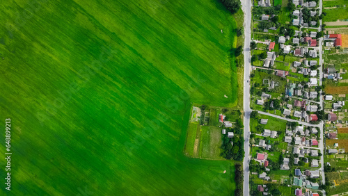 Fotografija aerial landmark urban outskirts housing residence private living district on edg