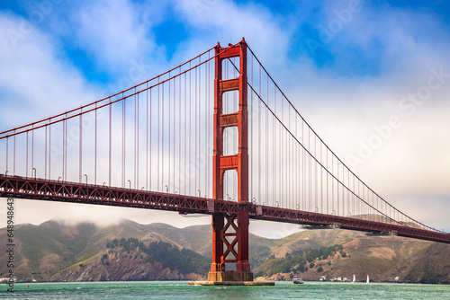Golden Gate Bridge in San Francisco © Sergii Figurnyi