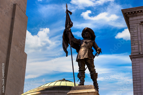 Statue Paul de Chomedey in Montreal photo