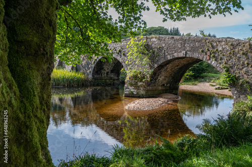 Historische Brücke im Dartmoor Nationalpark