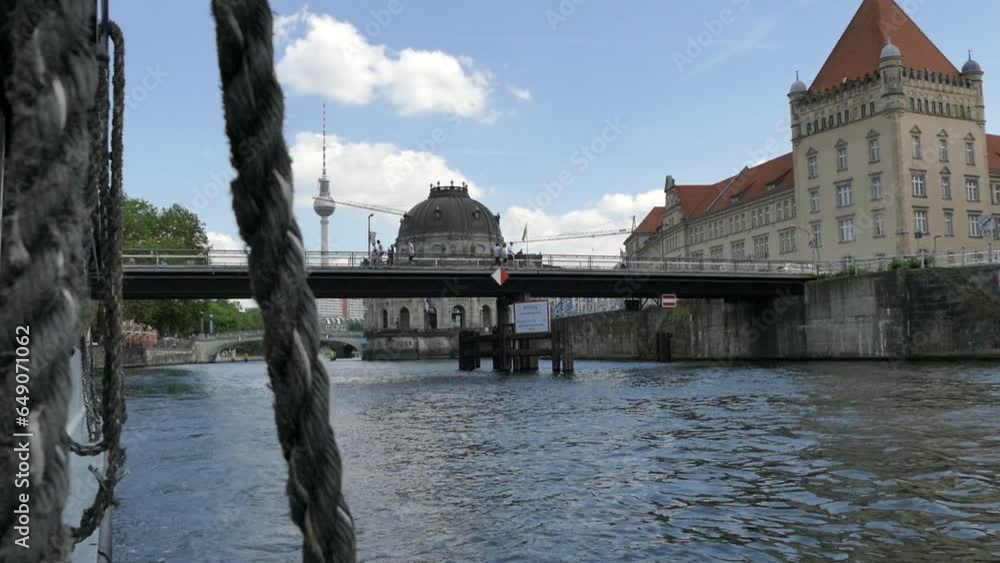 Berlin City - Museum Island - Spree River - Sightseeing Boat Berlin City - Museum Island - Spree River - Sightseeing Boat