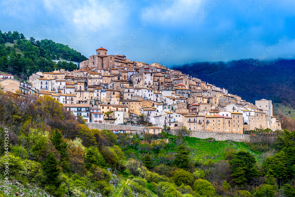 Castel del Monte town view in Gran Sasso National Park - Abruzzo region - Italy