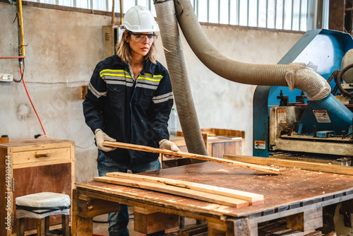 woman carpenter worker wear...