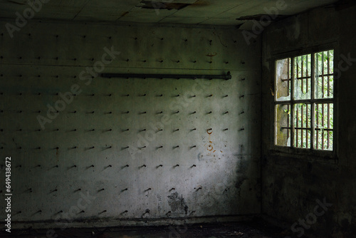 Foto Intérieur sale et abandonné dans une ancienne salle
