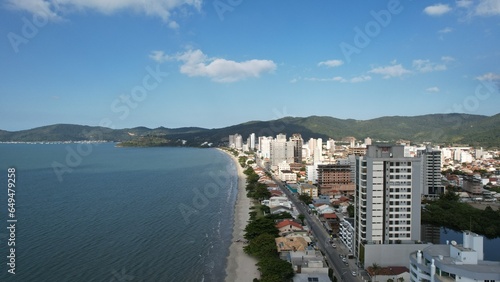 Imagens aéreas da Praia de Pereque na cidade de Porto Belo Santa Catarina. photo