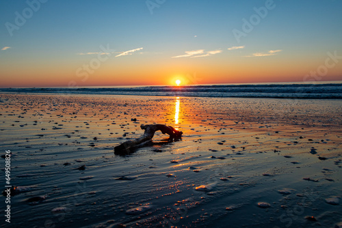 Fototapeta Naklejka Na Ścianę i Meble -  Sunrise on the beach