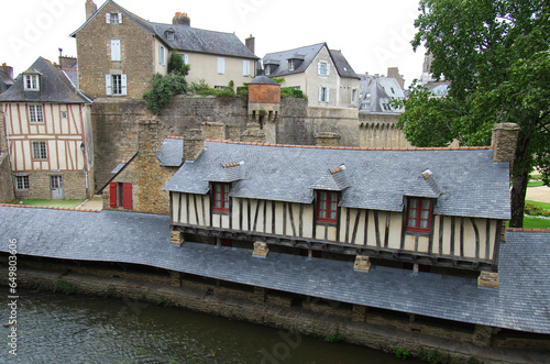 Anciens lavoirs (19e siècle) où les lavandières rinçaient le linge dans la Marle. photo