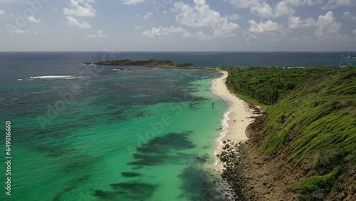 Plage déserte en Martinique