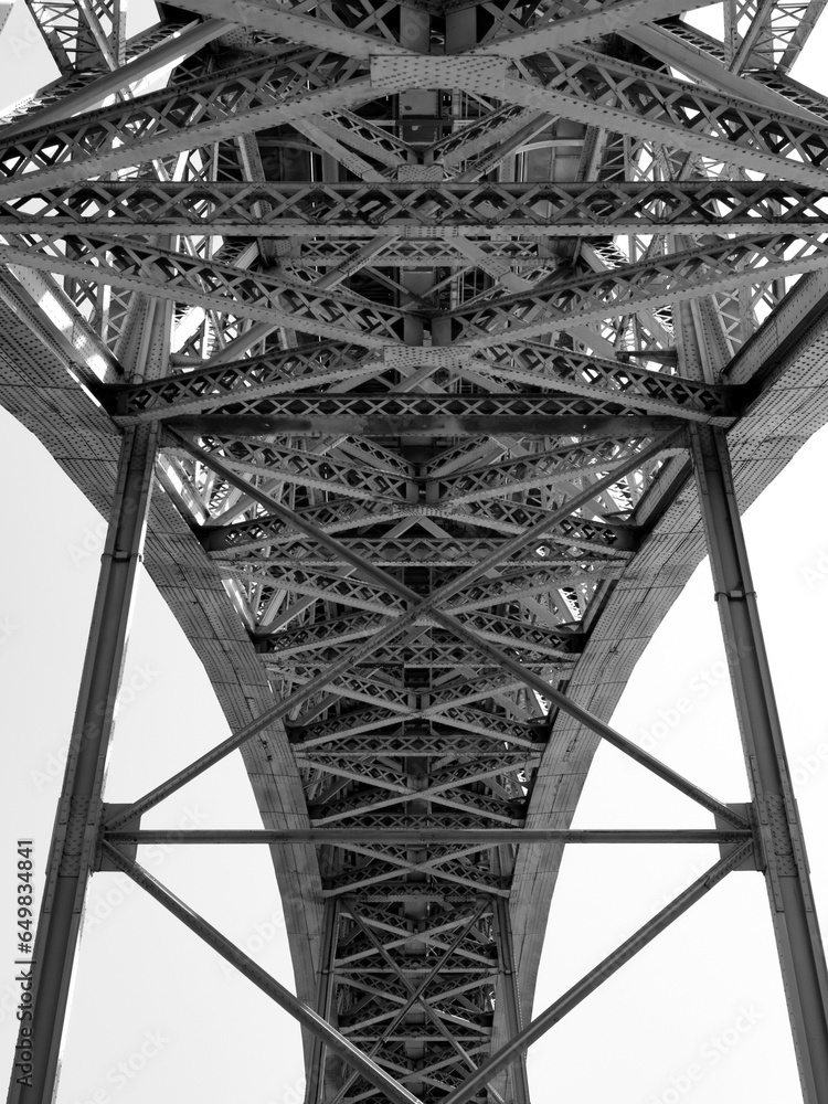 Estructura metalica de un puente