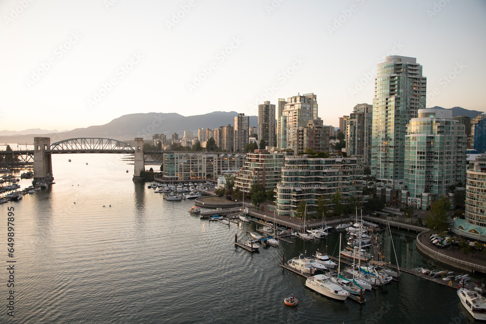 Obraz premium Beautiful view of Vancouver Bay in Vancouver, Canada