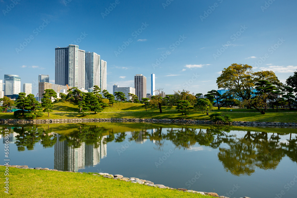 Hama-rikyu gardens in Tokyo, Japan